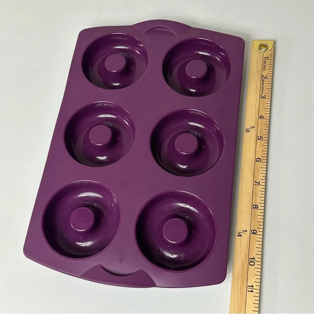 Tupperware Silicone Ring Baking Form Oven, freezer, microwave and fridge Safe